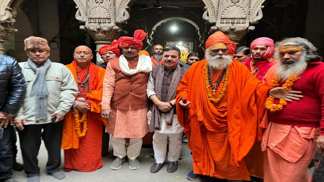 Prayagraj: During the Panchkosi Parikrama, saints prayed for the purity of the Ganga and protection