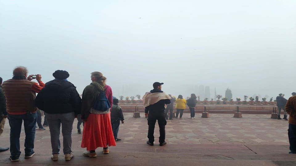 Dense Fog Engulfs Taj Mahal Tourists Return Disappointed as Visibility Drops to Zero