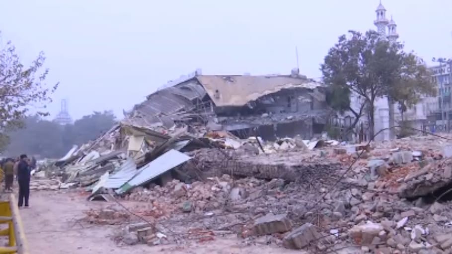 Delhi Bulldozer action by MCD at an encroachment near Faiz-e-Elahi Masjid Turkman Gate