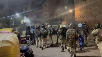 Delhi Bulldozer action by MCD at an encroachment near Faiz-e-Elahi Masjid Turkman Gate