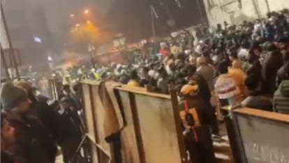 Delhi Bulldozer action by MCD at an encroachment near Faiz-e-Elahi Masjid Turkman Gate