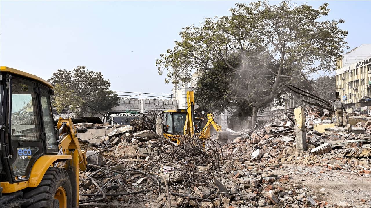 Thirty two JCBs four poclain machines deployed in HC ordered demolition near Faiz e Elahi mosque