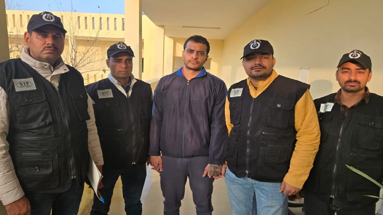 Gangster Aman Bhainswal arrested Deported from US and brought to Delhi