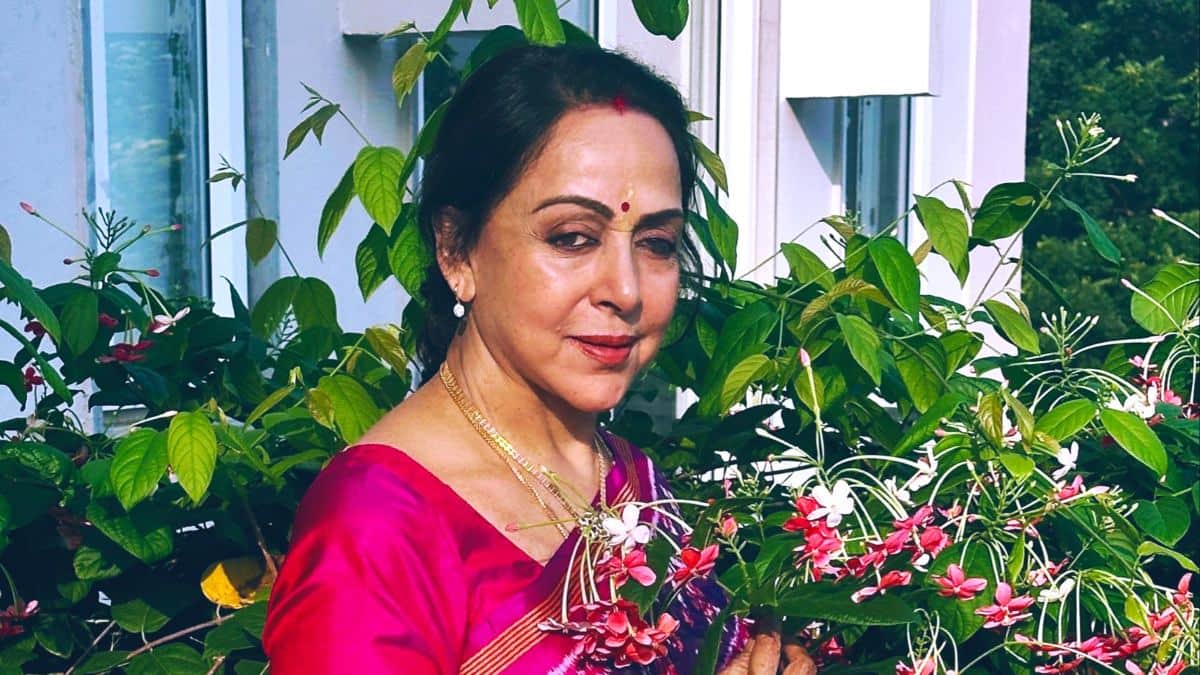 Hema Malini recalls unsettling early days in Mumbai says somebody wanted to choke my neck