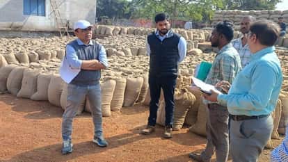 Collector conducted a surprise inspection of paddy procurement centers and ordered that notices be issued to a