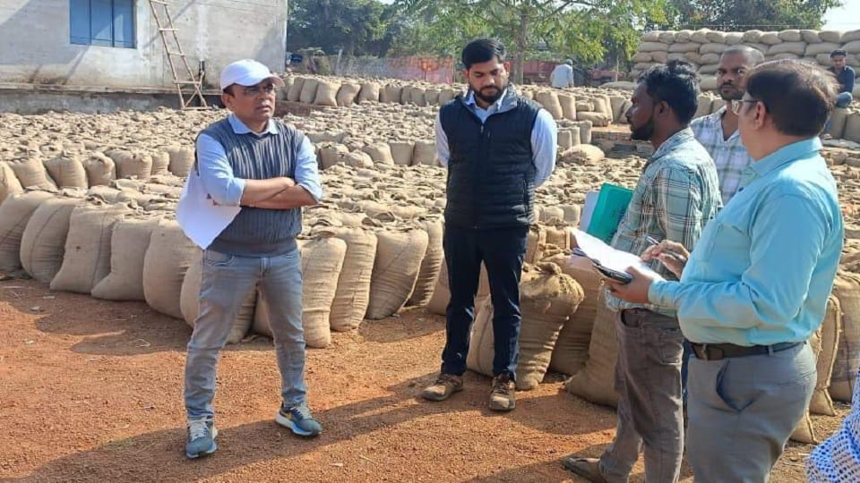 कलेक्टर ने किया औचक निरीक्षण
