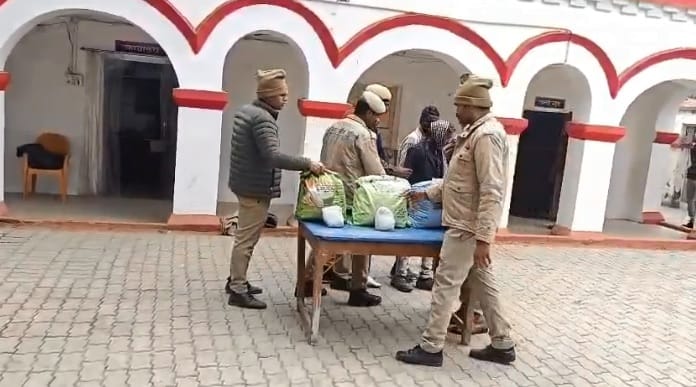 Banda Three smugglers arrested with 13 kg of cannabis links to Madhya Pradesh found reward announced for team