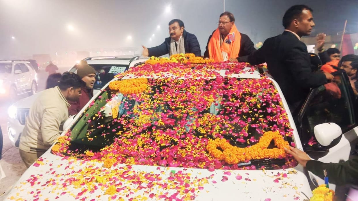 BJP state president Pankaj Chaudhary received grand welcome at 20 locations in Varanasi