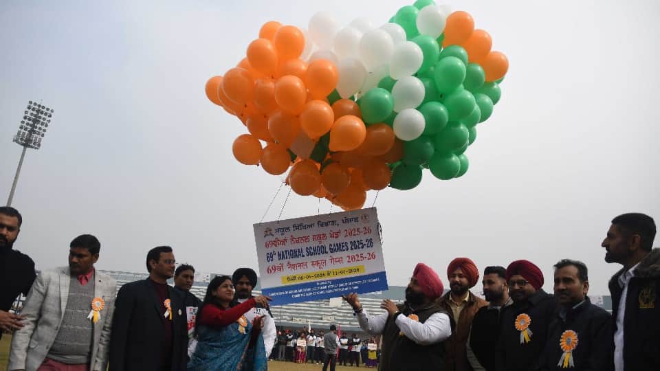 लुधियाना के गुरु नानक स्टेडियम में 69वें नेशनल खेलों का उद्घाटन