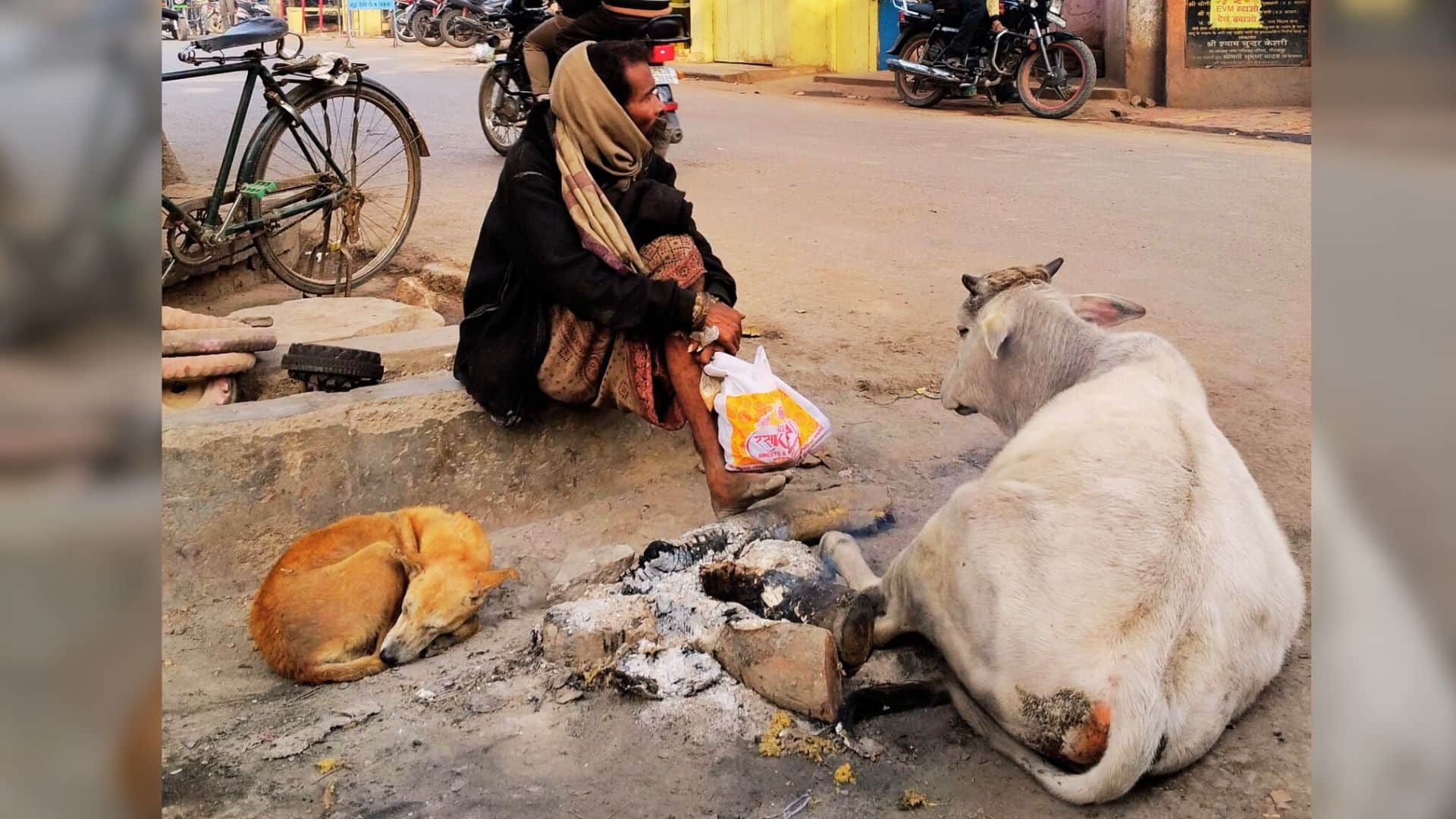 UP Weather bonfires only respite maximum and minimum temperatures are lowest in five years in azamgarh