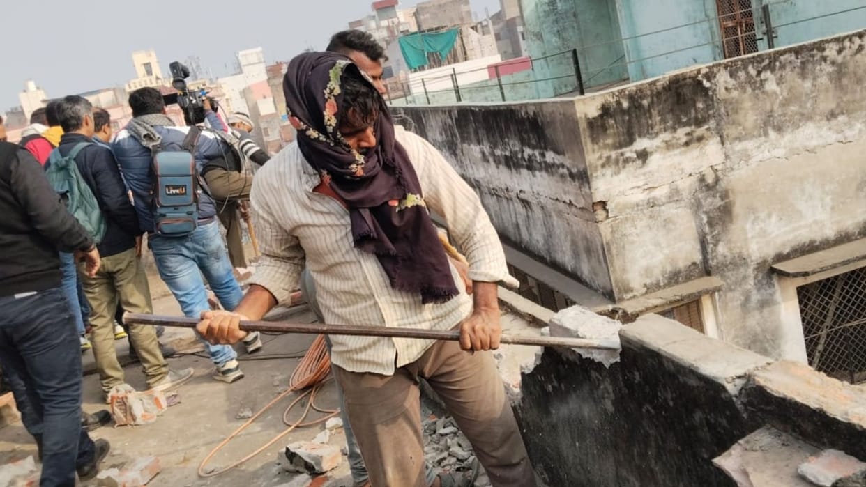 Dal Mandi widening Force returns after month two buildings demolished administration blocks road