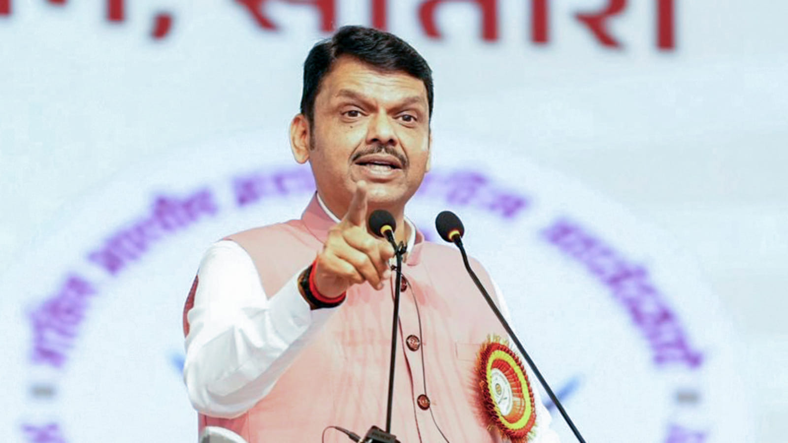 Maharashtra:किसानों की खुदकुशी रोकने के लिए बड़ी पहल, टास्क फोर्स गठित करेगी  Cm फडणवीस की सरकार; जानिए सबकुछ - Maharashtra Major Initiative To Prevent  Farmer Suicides Special ...