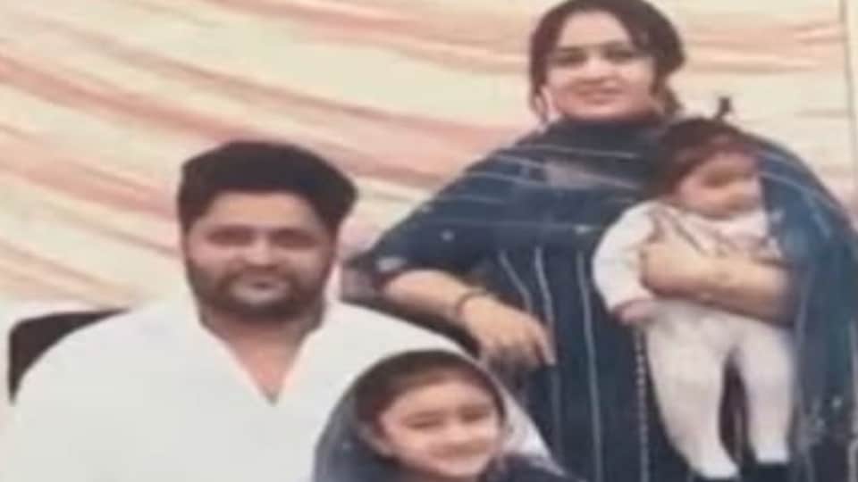 Salon owner killed his two daughters and wife before shooting himself in Ferozepur side story