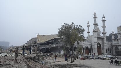 Delhi Turkman Gate area turns into a fortress like conditions prevail curfew after stone-pelting incident