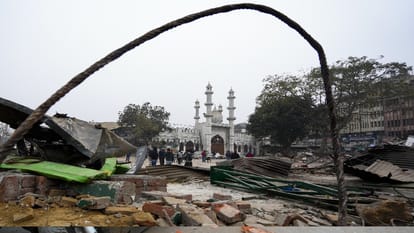 Delhi Turkman Gate area turns into a fortress like conditions prevail curfew after stone-pelting incident