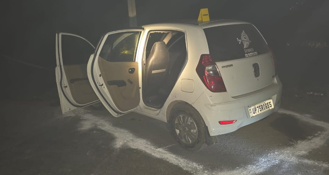 Auraiya Theft at a jewelry shop solved three criminals arrested in a police encounter