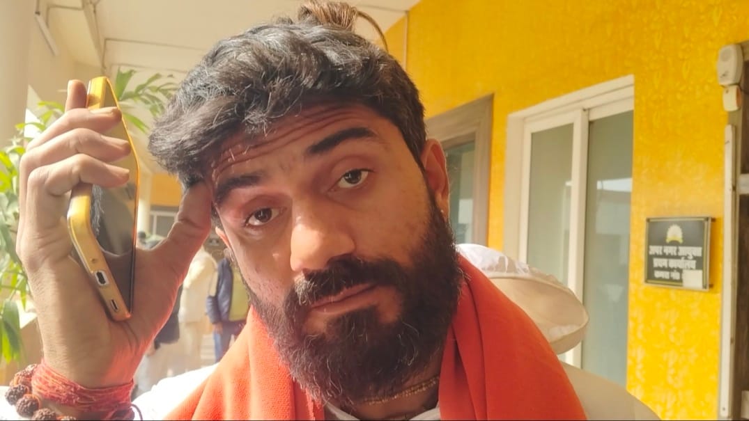 Kanpur Bribe taken online for birth certificate victim complained to  municipal commissioner service terminate
