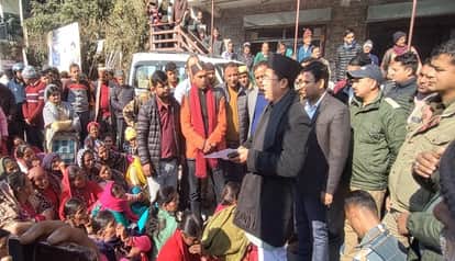 Villagers took to the streets to protest against the unfinished road in their village in bageshwar