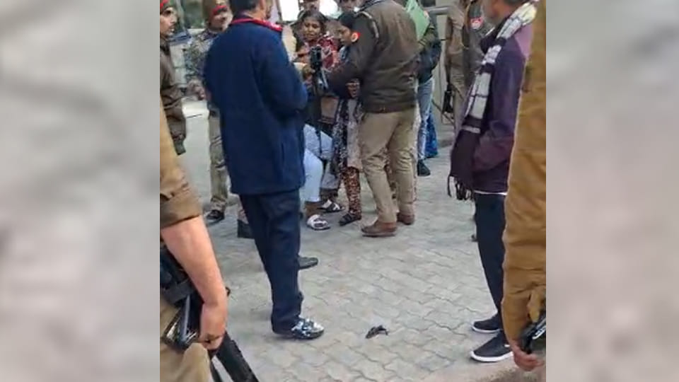 Auraiya: Video of scuffle between couple and police at police station goes viral