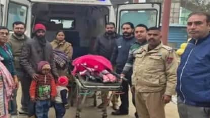 Woman gives birth on running train GRP rescue provides treatment at Jalandhar Cantt station