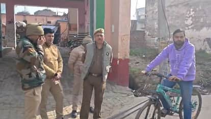 Meerut News: Tension in Kapsad Village After Dalit Womans Murder, Family Refuses Cremation Until Arrests