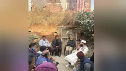 Meerut News: Tension in Kapsad Village After Dalit Womans Murder, Family Refuses Cremation Until Arrests