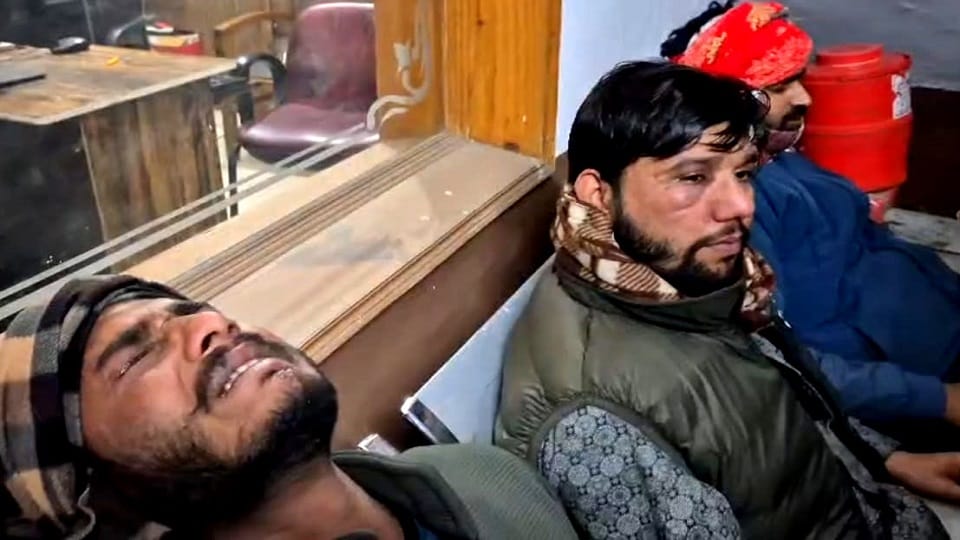 Saharanpur: Stone pelting and firing between people of two communities in Deoband, 3 injured, case against 36