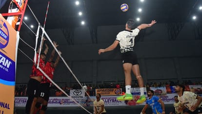 Former volleyball players explained intricacies of game in Varanasi