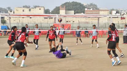 Former volleyball players explained intricacies of game in Varanasi