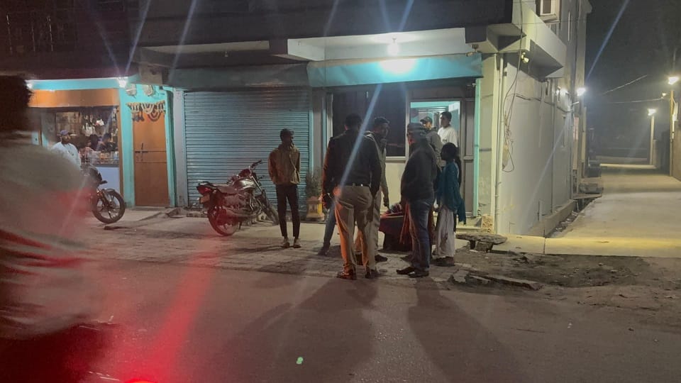 Man beaten and stoned in Korba The dispute started with the father anger police registered an FIR