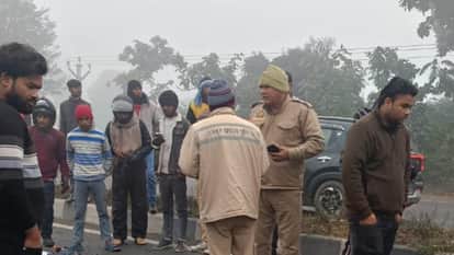 Father and two sons killed in truck-motorcycle collision in Bareilly