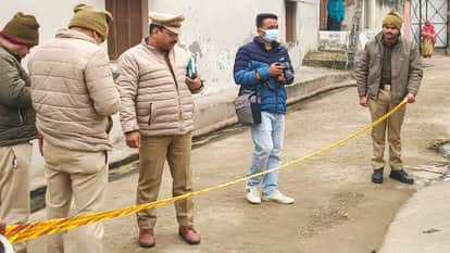 Moradabad: health worker was shot while cleaning outside her house; her sons have accused their father crime