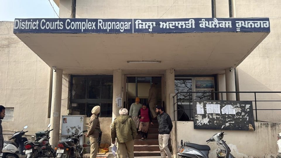 information about bomb in Firozpur moga ropar zira court police rushed to scene panic ensued.