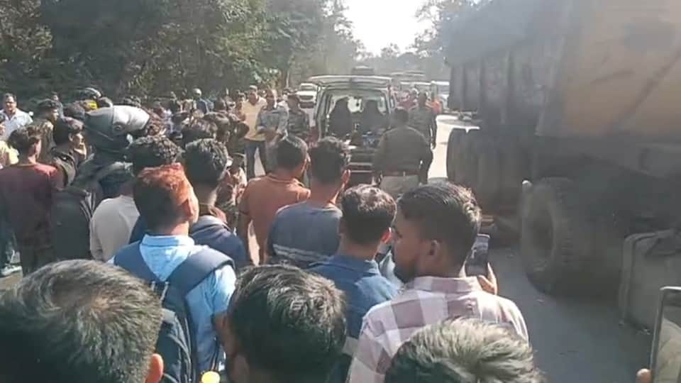 सड़क हादसे में दो की मौत