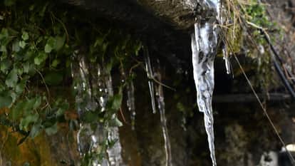 Himachal Weather Cold wave water freezes in pipes in Shimla no forecast of rain or snowfall until January 14th