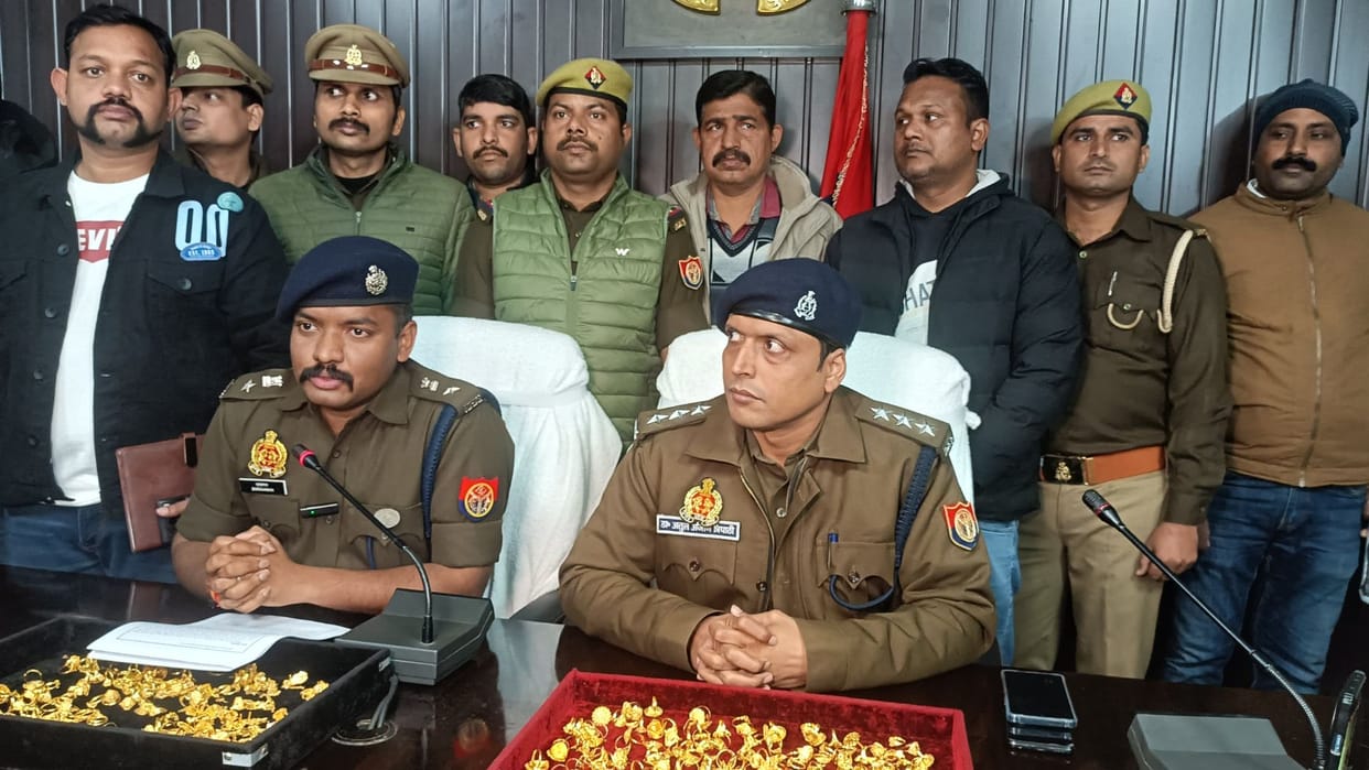 Stolen goods worth three crore rupees recovered in Varanasi within four days five youths arrested
