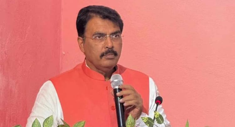 Bihar: जमीन के बदले नौकरी मामले में लालू परिवार पर आरोप तय, फैसले के फैसले पर जानें NDA नेताओं ने क्या कहा?