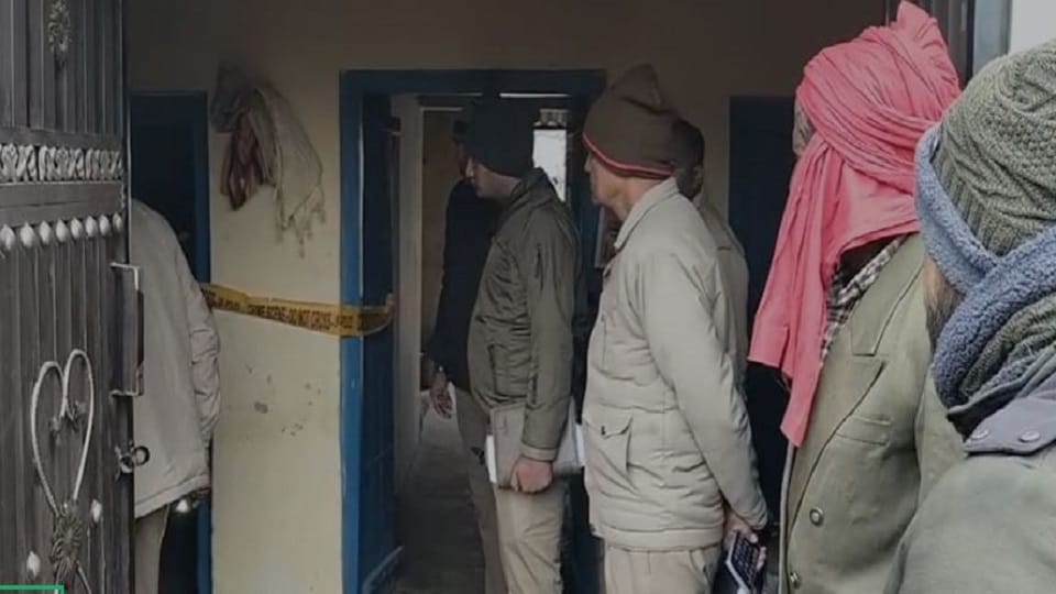 Elderly man murdered by slitting throat in Hathras