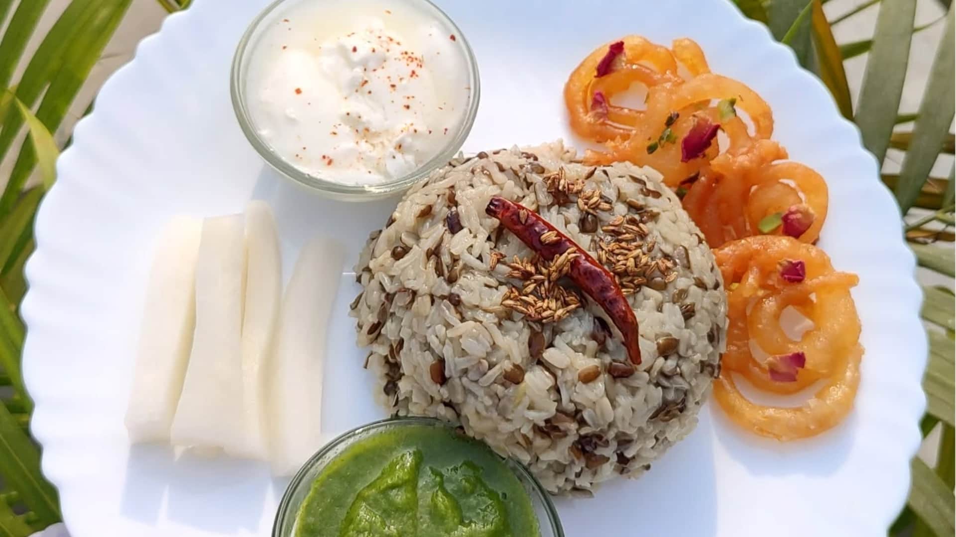 Makar Sankranti Special Khichdi Recipe You Must Try at Home Check Easy and simple method in Hindi