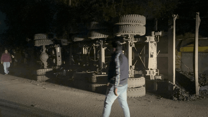 major accident averted in Manikpur police station area on Friday night