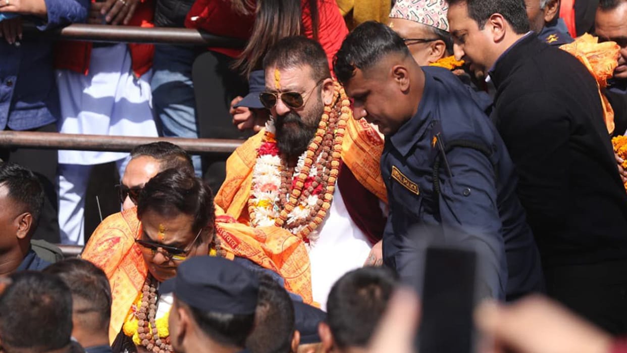 Sanjay Dutt reached Pashupatinath Temple in Nepal video and photos goes viral