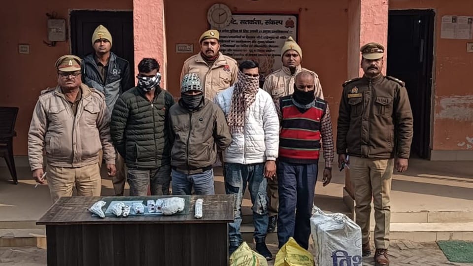 Rampur: Four wanted criminals carrying a reward of Rs 25,000 each arrested; 18 cases of liquor recovered