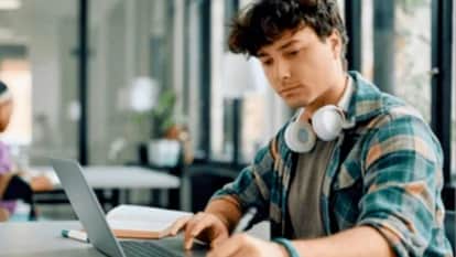 Degree courses can completed through mobile phones and laptops studying at digital open university in Punjab