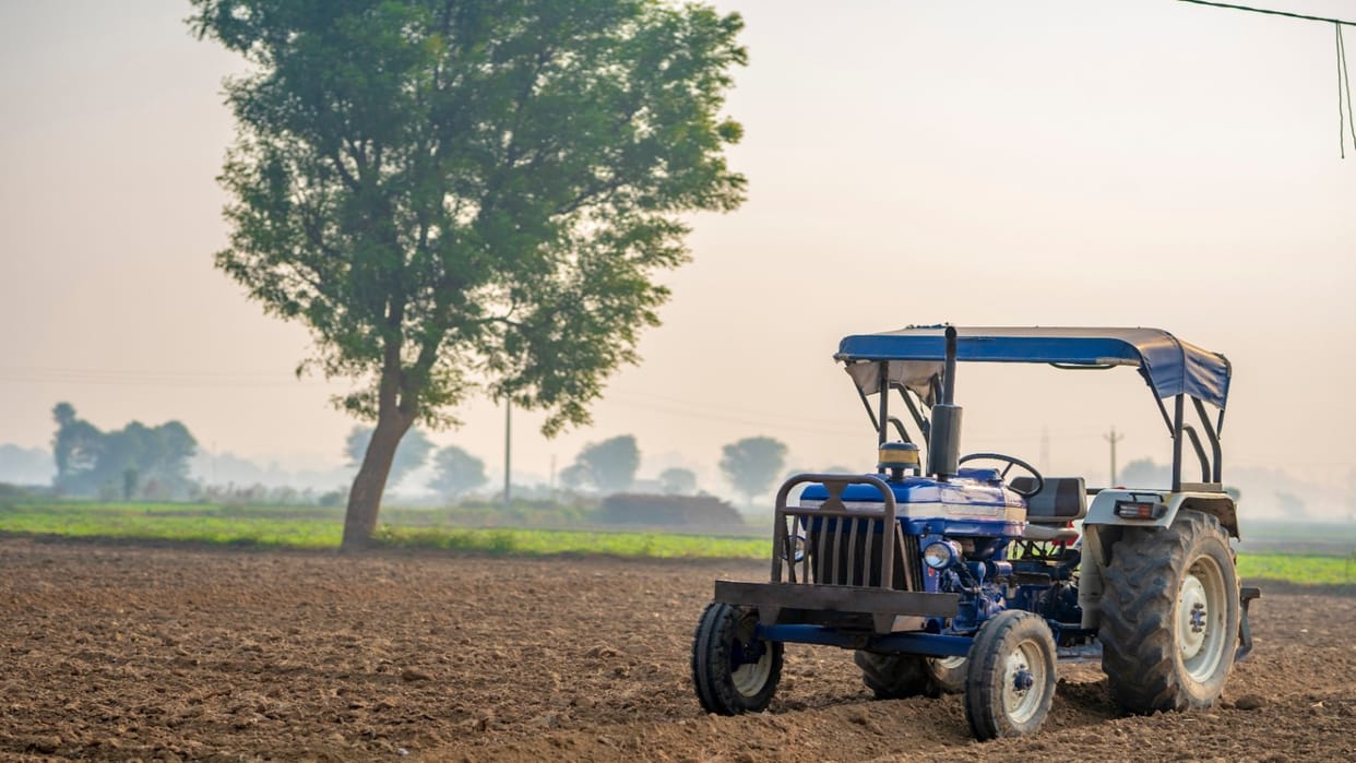 India CV and Tractor Sales Rise in April, Export Performance Remains Mixed