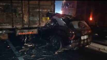 Bihar : many dead road accident news Bakhtiyarpur Mokama Four-lane patna bihar police cars collide with truck