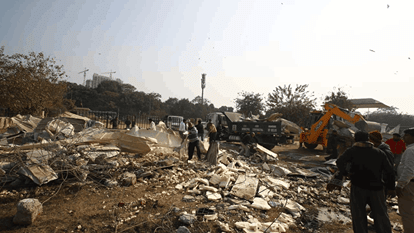 More than 400 trucks of debris removed from near mosque in Turkman Gate