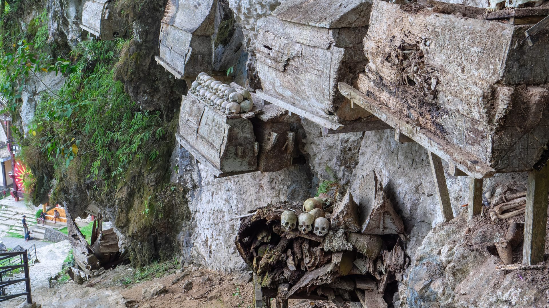 Hanging coffins and cliff burials: The ancient culture that still lives on