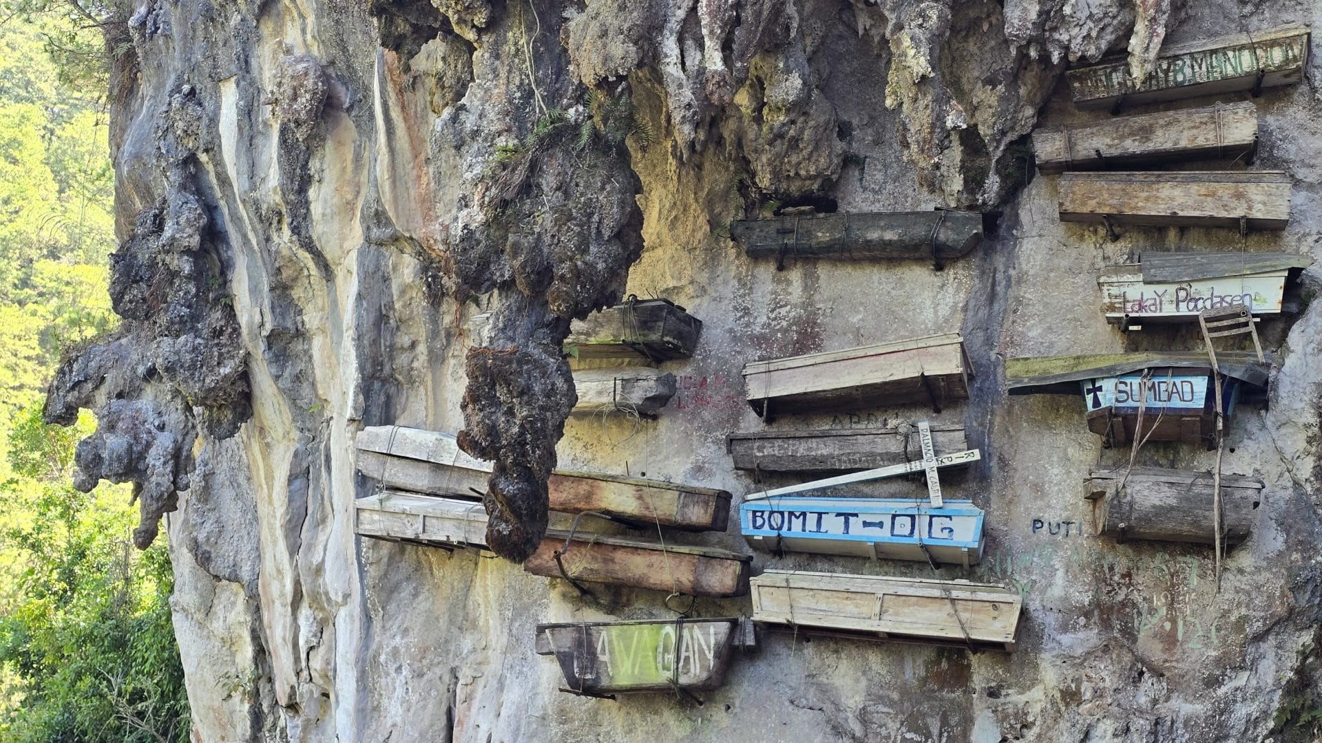 Hanging coffins and cliff burials: The ancient culture that still lives on