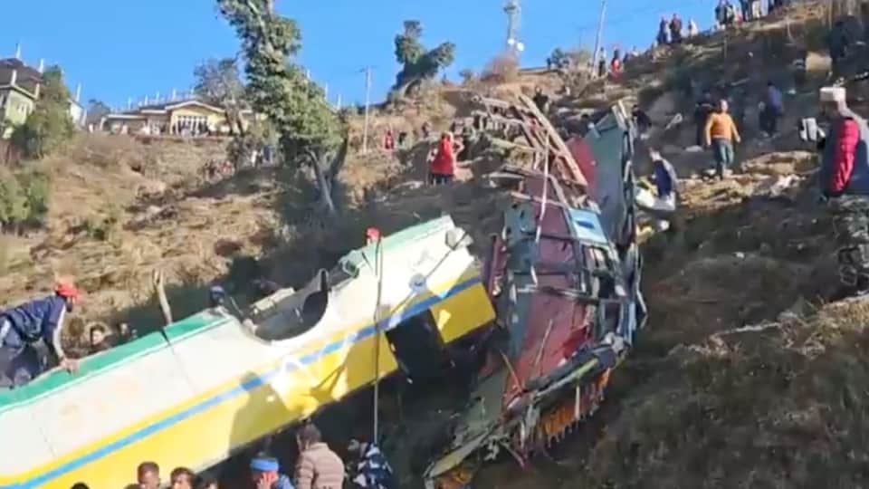 Himachal Sirmaur Bus Accident 14 Killed, 52 Injured After Bus Falls Into Gorge news in Hindi