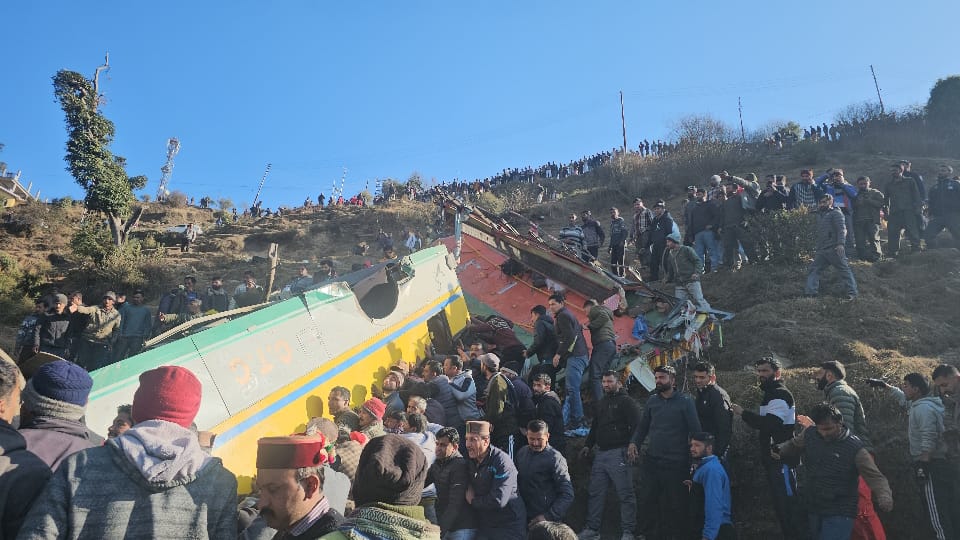 Himachal Sirmaur Bus Accident 14 Killed, 52 Injured After Bus Falls Into Gorge news in Hindi